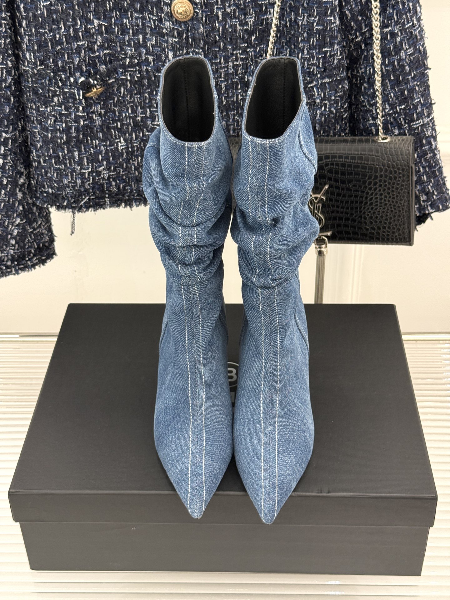 Balmain｜巴尔曼26WF新品 褶皱坡跟堆堆长靴 护腿堆褶随性垂落 尖头剪裁利落显腿修长 小牛皮肌理细腻高级 坡跟稳