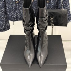 Balmain|巴尔曼26WF新品 褶皱坡跟堆堆长靴 护腿堆褶随性垂落 尖头剪裁利落显腿修长 小牛皮肌理细腻高级 坡跟稳 Balmain|巴尔曼26WF新品 褶皱坡跟堆堆长靴 护腿堆褶随性垂落 尖头剪裁利落显腿修长 小牛皮肌理细腻高级 坡跟稳