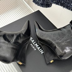 Balmain|巴尔曼26WF新品 褶皱坡跟堆堆长靴 护腿堆褶随性垂落 尖头剪裁利落显腿修长 小牛皮肌理细腻高级 坡跟稳 Balmain|巴尔曼26WF新品 褶皱坡跟堆堆长靴 护腿堆褶随性垂落 尖头剪裁利落显腿修长 小牛皮肌理细腻高级 坡跟稳