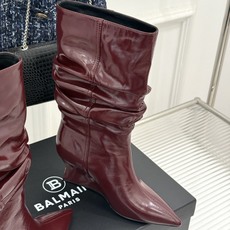 Balmain|巴尔曼26WF新品 褶皱坡跟堆堆长靴 护腿堆褶随性垂落 尖头剪裁利落显腿修长 小牛皮肌理细腻高级 坡跟稳 Balmain|巴尔曼26WF新品 褶皱坡跟堆堆长靴 护腿堆褶随性垂落 尖头剪裁利落显腿修长 小牛皮肌理细腻高级 坡跟稳