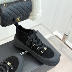 CHANE*|小香26B新品双C 松糕厚底高帮休闲鞋运动鞋 双C标识点缀鞋带 麂皮质感细腻高级 松糕厚底隐形拉长比例 上 CHANE*|小香26B新品双C 松糕厚底高帮休闲鞋运动鞋 双C标识点缀鞋带 麂皮质感细腻高级 松糕厚底隐形拉长比例 上