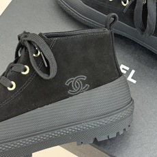 CHANE*|小香26B新品双C 松糕厚底高帮休闲鞋运动鞋 双C标识点缀鞋带 麂皮质感细腻高级 松糕厚底隐形拉长比例 上 CHANE*|小香26B新品双C 松糕厚底高帮休闲鞋运动鞋 双C标识点缀鞋带 麂皮质感细腻高级 松糕厚底隐形拉长比例 上