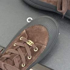CHANE*|小香26B新品双C 松糕厚底高帮休闲鞋运动鞋 双C标识点缀鞋带 麂皮质感细腻高级 松糕厚底隐形拉长比例 上 CHANE*|小香26B新品双C 松糕厚底高帮休闲鞋运动鞋 双C标识点缀鞋带 麂皮质感细腻高级 松糕厚底隐形拉长比例 上