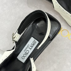 Jimmy Choo/吉米周26WF新品 雕花尖头猫跟凉鞋 雕花肌理揉进浪漫质感 尖头秒拉腿部线条 猫跟轻盈又好走 小羊 Jimmy Choo/吉米周26WF新品 雕花尖头猫跟凉鞋 雕花肌理揉进浪漫质感 尖头秒拉腿部线条 猫跟轻盈又好走 小羊