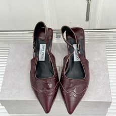 Jimmy Choo/吉米周26WF新品 雕花尖头猫跟凉鞋 雕花肌理揉进浪漫质感 尖头秒拉腿部线条 猫跟轻盈又好走 小羊 Jimmy Choo/吉米周26WF新品 雕花尖头猫跟凉鞋 雕花肌理揉进浪漫质感 尖头秒拉腿部线条 猫跟轻盈又好走 小羊