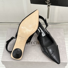 Jimmy Choo/吉米周26WF新品 雕花尖头猫跟凉鞋 雕花肌理揉进浪漫质感 尖头秒拉腿部线条 猫跟轻盈又好走 小羊 Jimmy Choo/吉米周26WF新品 雕花尖头猫跟凉鞋 雕花肌理揉进浪漫质感 尖头秒拉腿部线条 猫跟轻盈又好走 小羊
