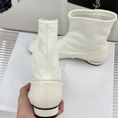 MaisonMargiela|MM6马吉拉 复古褶皱分趾弹力靴短靴 分趾鞋型藏先锋基因 弹力靴筒裹住纤细脚踝 褶皱皮面晕 MaisonMargiela|MM6马吉拉 复古褶皱分趾弹力靴短靴 分趾鞋型藏先锋基因 弹力靴筒裹住纤细脚踝 褶皱皮面晕