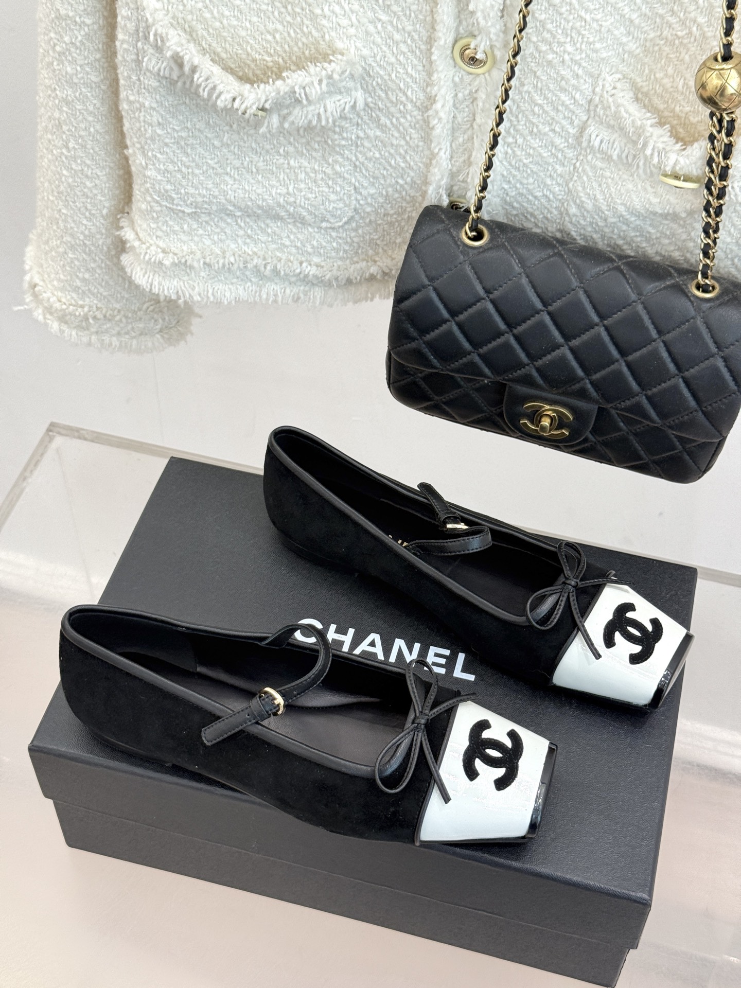 CHANE*|小香26A新品双C 猪鼻子蝴蝶结平底玛丽珍鞋 猪鼻鞋头缀蝴蝶结 双C拼色漾着复古感 平底软底超贴脚 缎面蝴 CHANE*|小香26A新品双C 猪鼻子蝴蝶结平底玛丽珍鞋 猪鼻鞋头缀蝴蝶结 双C拼色漾着复古感 平底软底超贴脚 缎面蝴