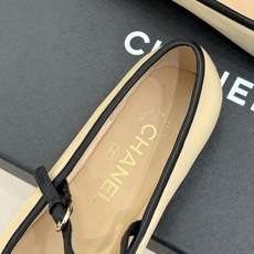 CHANE*|小香26A新品双C 猪鼻子蝴蝶结平底玛丽珍鞋 猪鼻鞋头缀蝴蝶结 双C拼色漾着复古感 平底软底超贴脚 缎面蝴 CHANE*|小香26A新品双C 猪鼻子蝴蝶结平底玛丽珍鞋 猪鼻鞋头缀蝴蝶结 双C拼色漾着复古感 平底软底超贴脚 缎面蝴