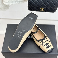 CHANE*|小香26A新品双C 猪鼻子蝴蝶结平底玛丽珍鞋 猪鼻鞋头缀蝴蝶结 双C拼色漾着复古感 平底软底超贴脚 缎面蝴 CHANE*|小香26A新品双C 猪鼻子蝴蝶结平底玛丽珍鞋 猪鼻鞋头缀蝴蝶结 双C拼色漾着复古感 平底软底超贴脚 缎面蝴