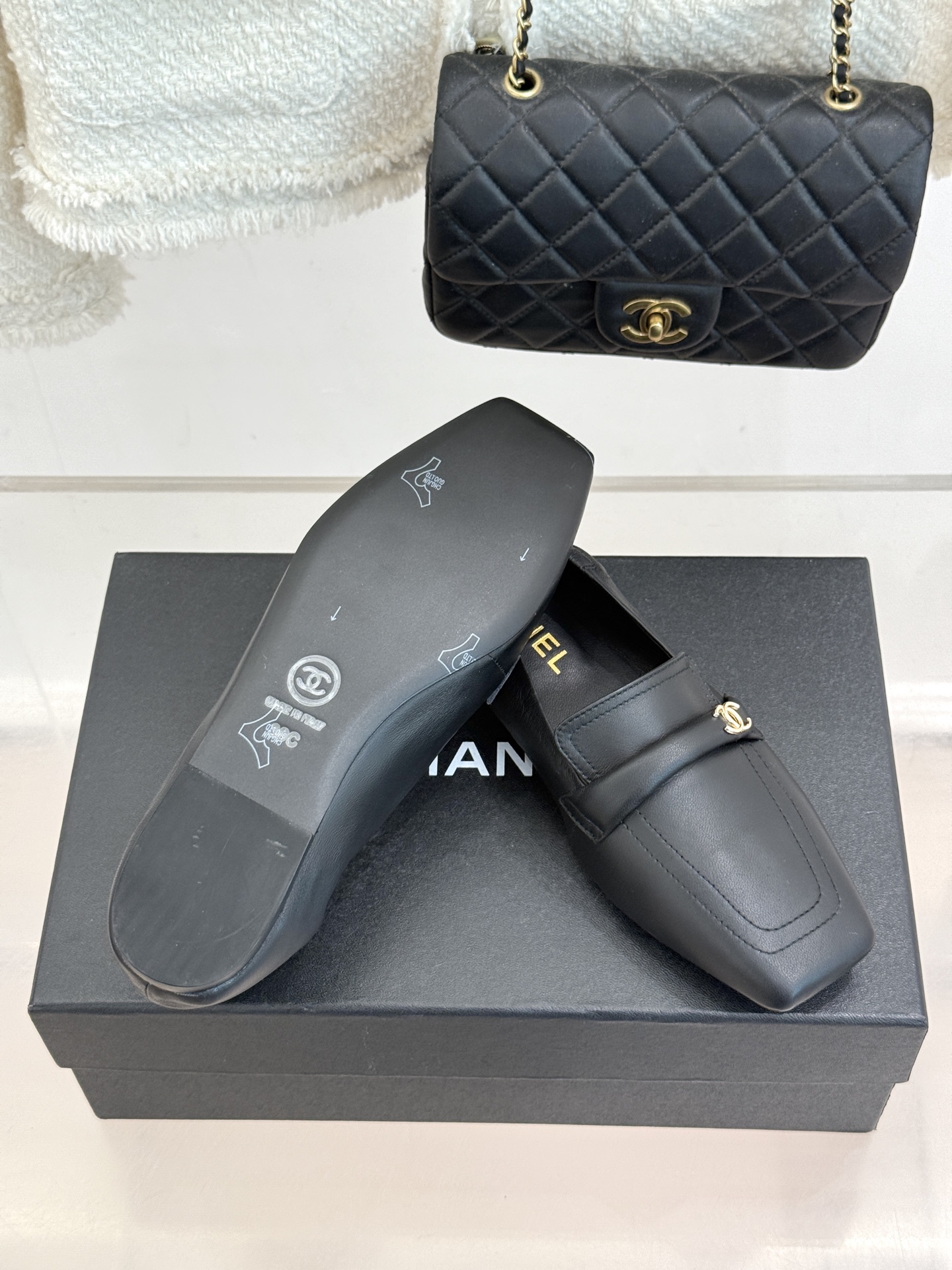 CHANE*|小香26B新品双C扣 方头一脚蹬平底乐福鞋单鞋 双C扣是经典灵魂 穿脱丝滑超省心 平底软底久走也不累 方头 CHANE*|小香26B新品双C扣 方头一脚蹬平底乐福鞋单鞋 双C扣是经典灵魂 穿脱丝滑超省心 平底软底久走也不累 方头