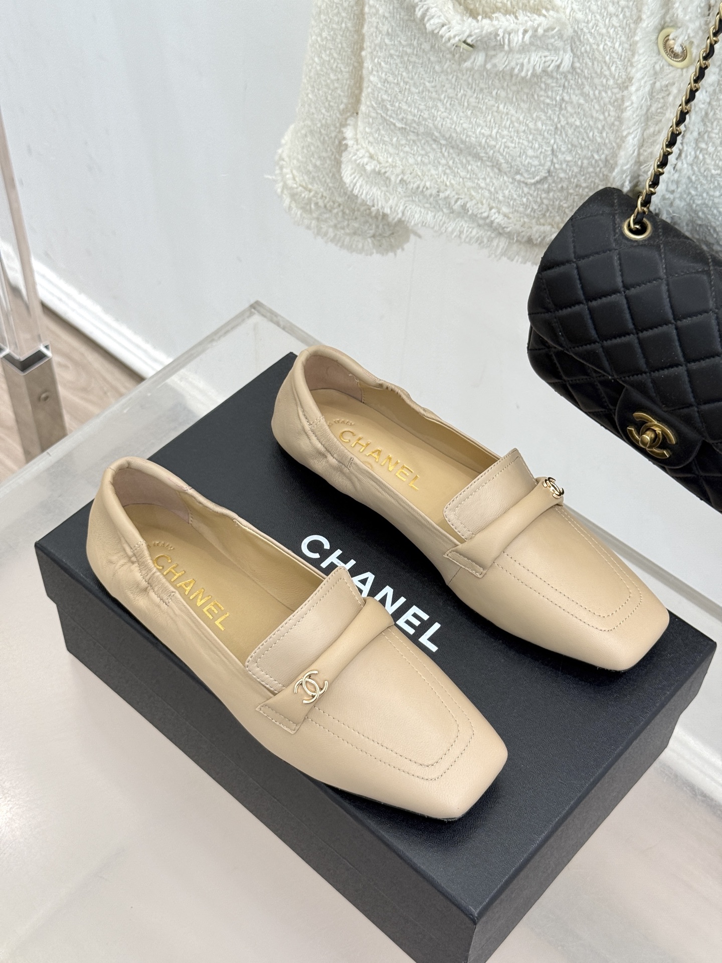 CHANE*|小香26B新品双C扣 方头一脚蹬平底乐福鞋单鞋 双C扣是经典灵魂 穿脱丝滑超省心 平底软底久走也不累 方头 CHANE*|小香26B新品双C扣 方头一脚蹬平底乐福鞋单鞋 双C扣是经典灵魂 穿脱丝滑超省心 平底软底久走也不累 方头