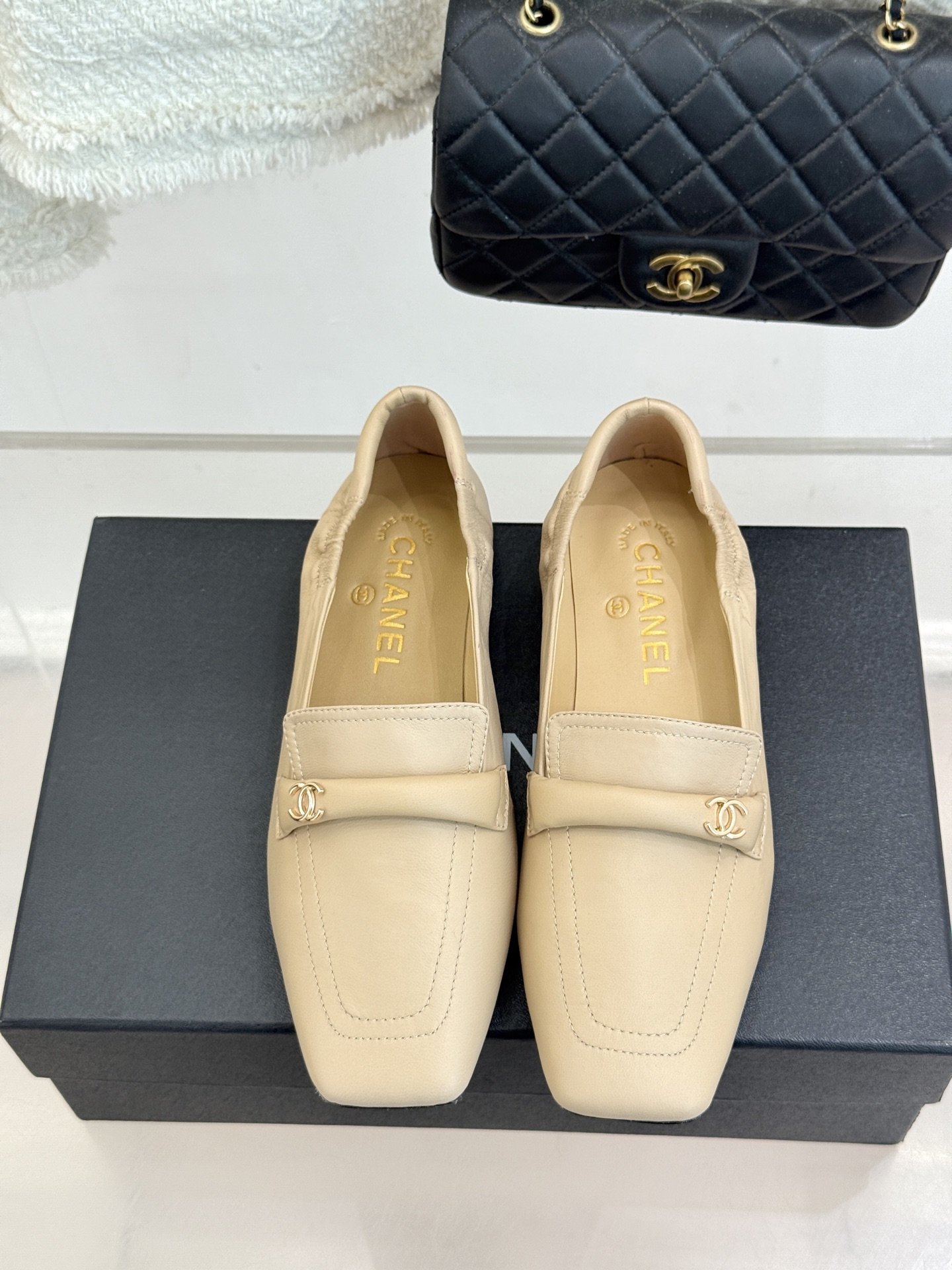 CHANE*|小香26B新品双C扣 方头一脚蹬平底乐福鞋单鞋 双C扣是经典灵魂 穿脱丝滑超省心 平底软底久走也不累 方头 CHANE*|小香26B新品双C扣 方头一脚蹬平底乐福鞋单鞋 双C扣是经典灵魂 穿脱丝滑超省心 平底软底久走也不累 方头