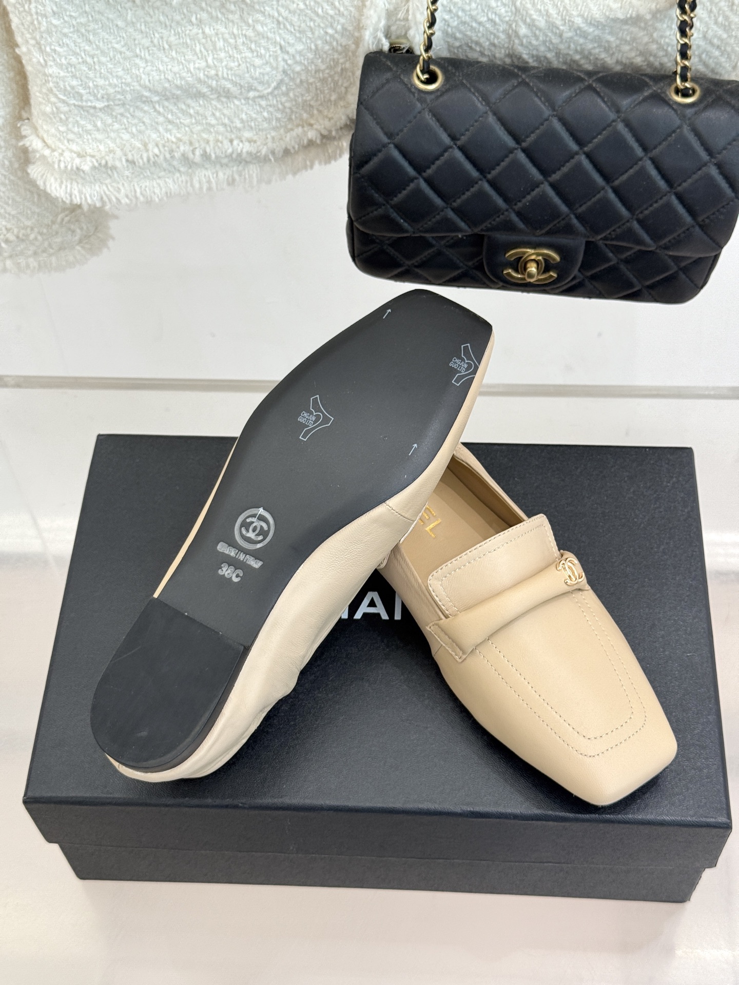 CHANE*|小香26B新品双C扣 方头一脚蹬平底乐福鞋单鞋 双C扣是经典灵魂 穿脱丝滑超省心 平底软底久走也不累 方头 CHANE*|小香26B新品双C扣 方头一脚蹬平底乐福鞋单鞋 双C扣是经典灵魂 穿脱丝滑超省心 平底软底久走也不累 方头