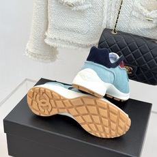 CHANE*|小香26k早秋新品 踩屎感德训休闲运动鞋 超级推荐这一季的运动鞋 真的绝美啊 实在是太好看了。 很轻很软糯 CHANE*|小香26k早秋新品 踩屎感德训休闲运动鞋 超级推荐这一季的运动鞋 真的绝美啊 实在是太好看了。 很轻很软糯