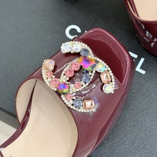 CHANE*|小香26A新品水钻 宝石双C防水台高跟凉鞋👠 当经典双C邂逅璀璨宝石💎 小香防水台高跟凉鞋登场 漆皮质感自 CHANE*|小香26A新品水钻 宝石双C防水台高跟凉鞋👠 当经典双C邂逅璀璨宝石💎 小香防水台高跟凉鞋登场 漆皮质感自