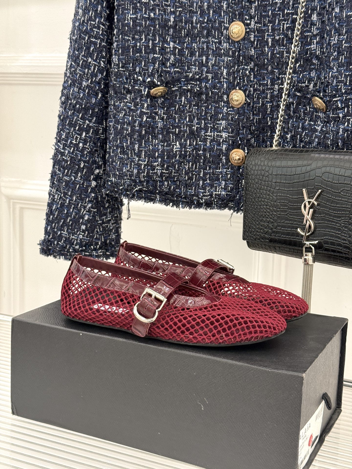 原版盒＋10 ALAÏA /阿莱雅 26WF新品 镂空网面平底玛丽珍鞋 网面镂空平底玛丽珍鞋 精致网格通透又轻盈 绒面锁