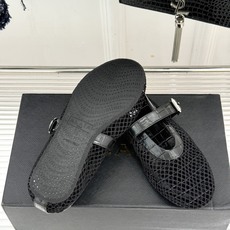 原版盒+10 ALAÏA /阿莱雅 26WF新品 镂空网面平底玛丽珍鞋 网面镂空平底玛丽珍鞋 精致网格通透又轻盈 绒面锁 原版盒+10 ALAÏA /阿莱雅 26WF新品 镂空网面平底玛丽珍鞋 网面镂空平底玛丽珍鞋 精致网格通透又轻盈 绒面锁
