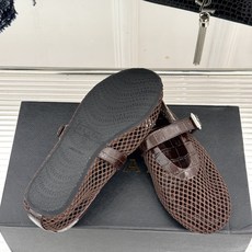 原版盒+10 ALAÏA /阿莱雅 26WF新品 镂空网面平底玛丽珍鞋 网面镂空平底玛丽珍鞋 精致网格通透又轻盈 绒面锁 原版盒+10 ALAÏA /阿莱雅 26WF新品 镂空网面平底玛丽珍鞋 网面镂空平底玛丽珍鞋 精致网格通透又轻盈 绒面锁