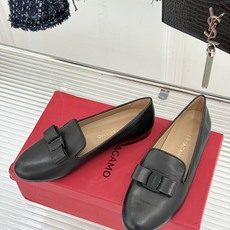 Ferragamo/菲拉格慕26WF新品 蝴蝶结平底单鞋 经典Vara蝴蝶结缀鞋头 平底轻盈久站也不累 专属足弓支撑更舒 Ferragamo/菲拉格慕26WF新品 蝴蝶结平底单鞋 经典Vara蝴蝶结缀鞋头 平底轻盈久站也不累 专属足弓支撑更舒