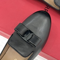 Ferragamo/菲拉格慕26WF新品 蝴蝶结平底单鞋 经典Vara蝴蝶结缀鞋头 平底轻盈久站也不累 专属足弓支撑更舒 Ferragamo/菲拉格慕26WF新品 蝴蝶结平底单鞋 经典Vara蝴蝶结缀鞋头 平底轻盈久站也不累 专属足弓支撑更舒