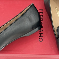 Ferragamo/菲拉格慕26WF新品 蝴蝶结平底单鞋 经典Vara蝴蝶结缀鞋头 平底轻盈久站也不累 专属足弓支撑更舒 Ferragamo/菲拉格慕26WF新品 蝴蝶结平底单鞋 经典Vara蝴蝶结缀鞋头 平底轻盈久站也不累 专属足弓支撑更舒