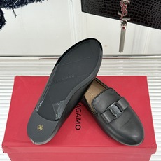 Ferragamo/菲拉格慕26WF新品 蝴蝶结平底单鞋 经典Vara蝴蝶结缀鞋头 平底轻盈久站也不累 专属足弓支撑更舒 Ferragamo/菲拉格慕26WF新品 蝴蝶结平底单鞋 经典Vara蝴蝶结缀鞋头 平底轻盈久站也不累 专属足弓支撑更舒