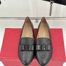 Ferragamo/菲拉格慕26WF新品 蝴蝶结平底单鞋 经典Vara蝴蝶结缀鞋头 平底轻盈久站也不累 专属足弓支撑更舒 Ferragamo/菲拉格慕26WF新品 蝴蝶结平底单鞋 经典Vara蝴蝶结缀鞋头 平底轻盈久站也不累 专属足弓支撑更舒