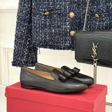 Ferragamo/菲拉格慕26WF新品 蝴蝶结平底单鞋 经典Vara蝴蝶结缀鞋头 平底轻盈久站也不累 专属足弓支撑更舒 Ferragamo/菲拉格慕26WF新品 蝴蝶结平底单鞋 经典Vara蝴蝶结缀鞋头 平底轻盈久站也不累 专属足弓支撑更舒