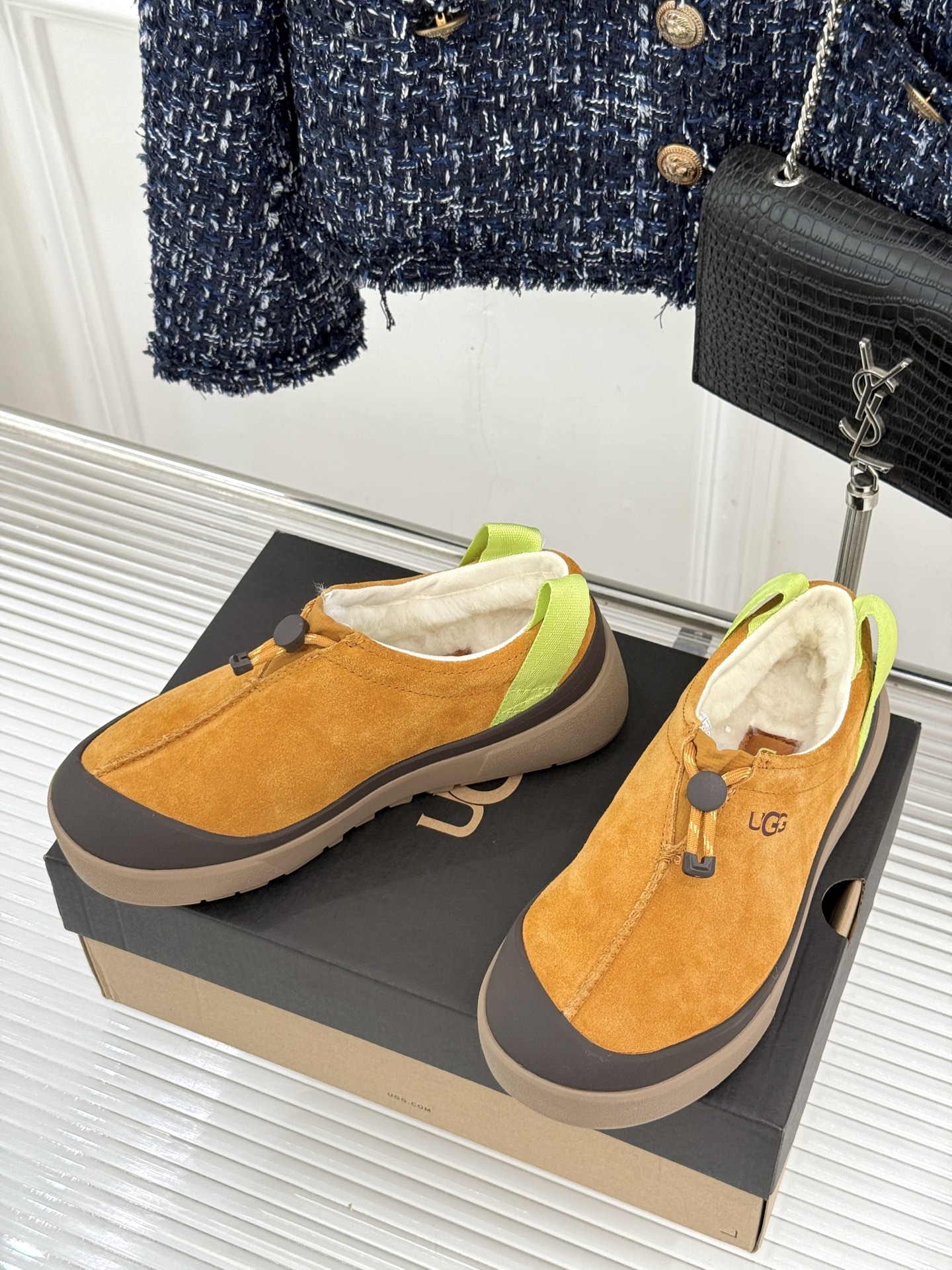 (男码+10) UGG 26WF秋冬新品时尚彩壳 一脚蹬2.0塔斯曼羊毛休闲鞋 彩壳2.0质感升级 塔斯曼羊毛亲肤暖 一 (男码+10) UGG 26WF秋冬新品时尚彩壳 一脚蹬2.0塔斯曼羊毛休闲鞋 彩壳2.0质感升级 塔斯曼羊毛亲肤暖 一