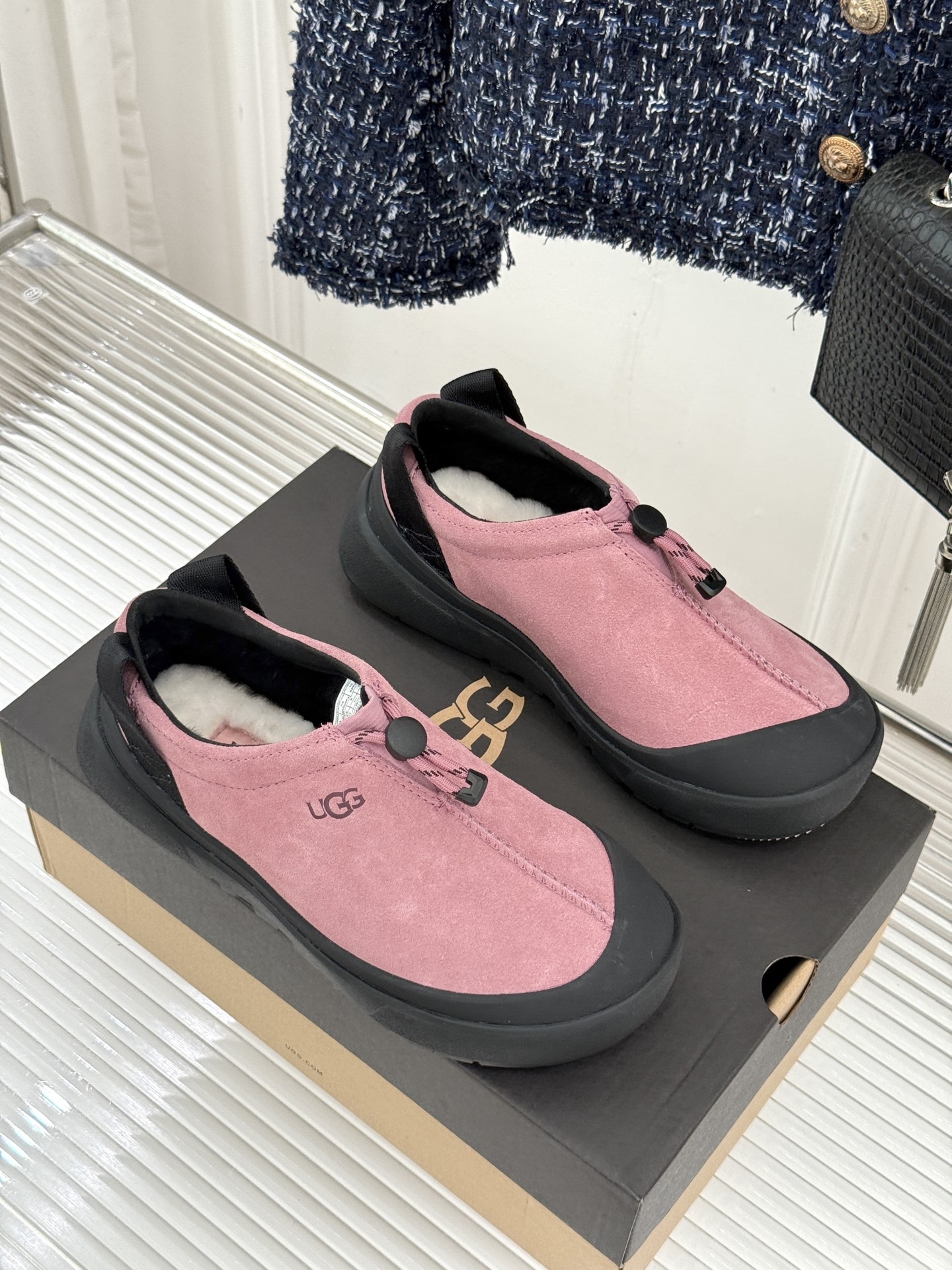 （男码＋10） UGG 26WF秋冬新品时尚彩壳 一脚蹬2.0塔斯曼羊毛休闲鞋 彩壳2.0质感升级 塔斯曼羊毛亲肤暖 一