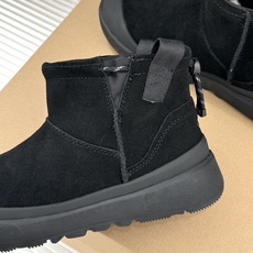 男码+10 UGG 26WF秋冬新品一脚蹬 情侣款迷你潮流雪地靴 一脚蹬穿脱超省心 情侣同款上脚太合拍 迷你靴型显腿长 男码+10 UGG 26WF秋冬新品一脚蹬 情侣款迷你潮流雪地靴 一脚蹬穿脱超省心 情侣同款上脚太合拍 迷你靴型显腿长