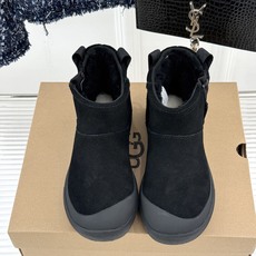 男码+10 UGG 26WF秋冬新品一脚蹬 情侣款迷你潮流雪地靴 一脚蹬穿脱超省心 情侣同款上脚太合拍 迷你靴型显腿长 男码+10 UGG 26WF秋冬新品一脚蹬 情侣款迷你潮流雪地靴 一脚蹬穿脱超省心 情侣同款上脚太合拍 迷你靴型显腿长