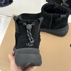 男码+10 UGG 26WF秋冬新品一脚蹬 情侣款迷你潮流雪地靴 一脚蹬穿脱超省心 情侣同款上脚太合拍 迷你靴型显腿长 男码+10 UGG 26WF秋冬新品一脚蹬 情侣款迷你潮流雪地靴 一脚蹬穿脱超省心 情侣同款上脚太合拍 迷你靴型显腿长