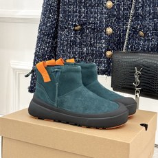 男码+10 UGG 26WF秋冬新品一脚蹬 情侣款迷你潮流雪地靴 一脚蹬穿脱超省心 情侣同款上脚太合拍 迷你靴型显腿长 男码+10 UGG 26WF秋冬新品一脚蹬 情侣款迷你潮流雪地靴 一脚蹬穿脱超省心 情侣同款上脚太合拍 迷你靴型显腿长