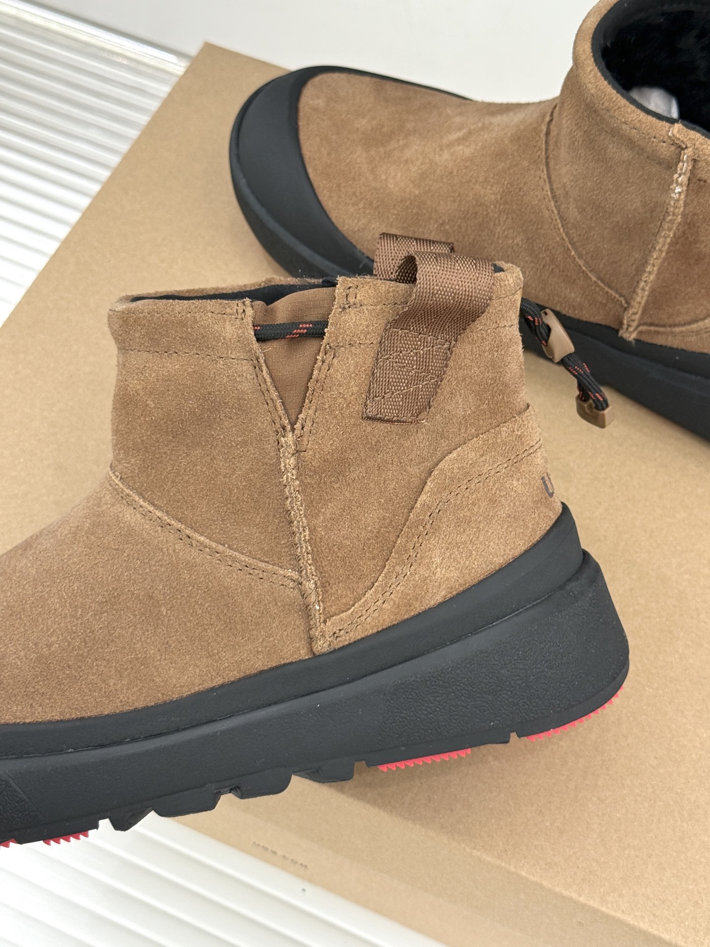 男码＋10 UGG 26WF秋冬新品一脚蹬 情侣款迷你潮流雪地靴 一脚蹬穿脱超省心 情侣同款上脚太合拍 迷你靴型显腿长 