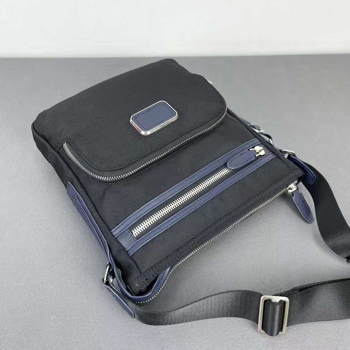 여행가방 134411 가방 Bag 썸네일 이미지