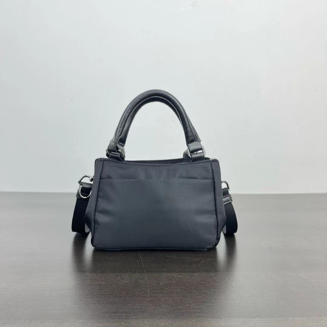 여행가방 134406 가방 Bag 썸네일 이미지
