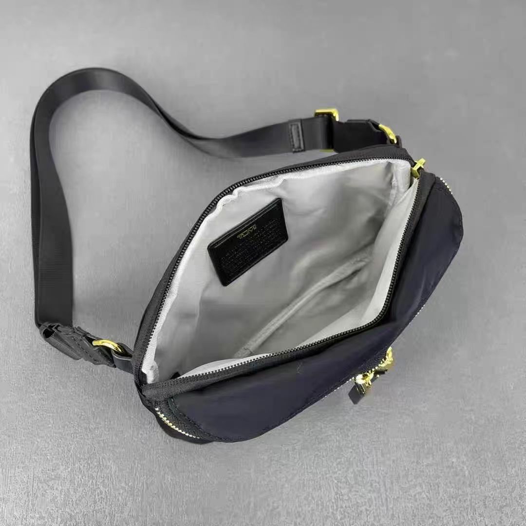 여행가방 134364 가방 Bag 썸네일 이미지