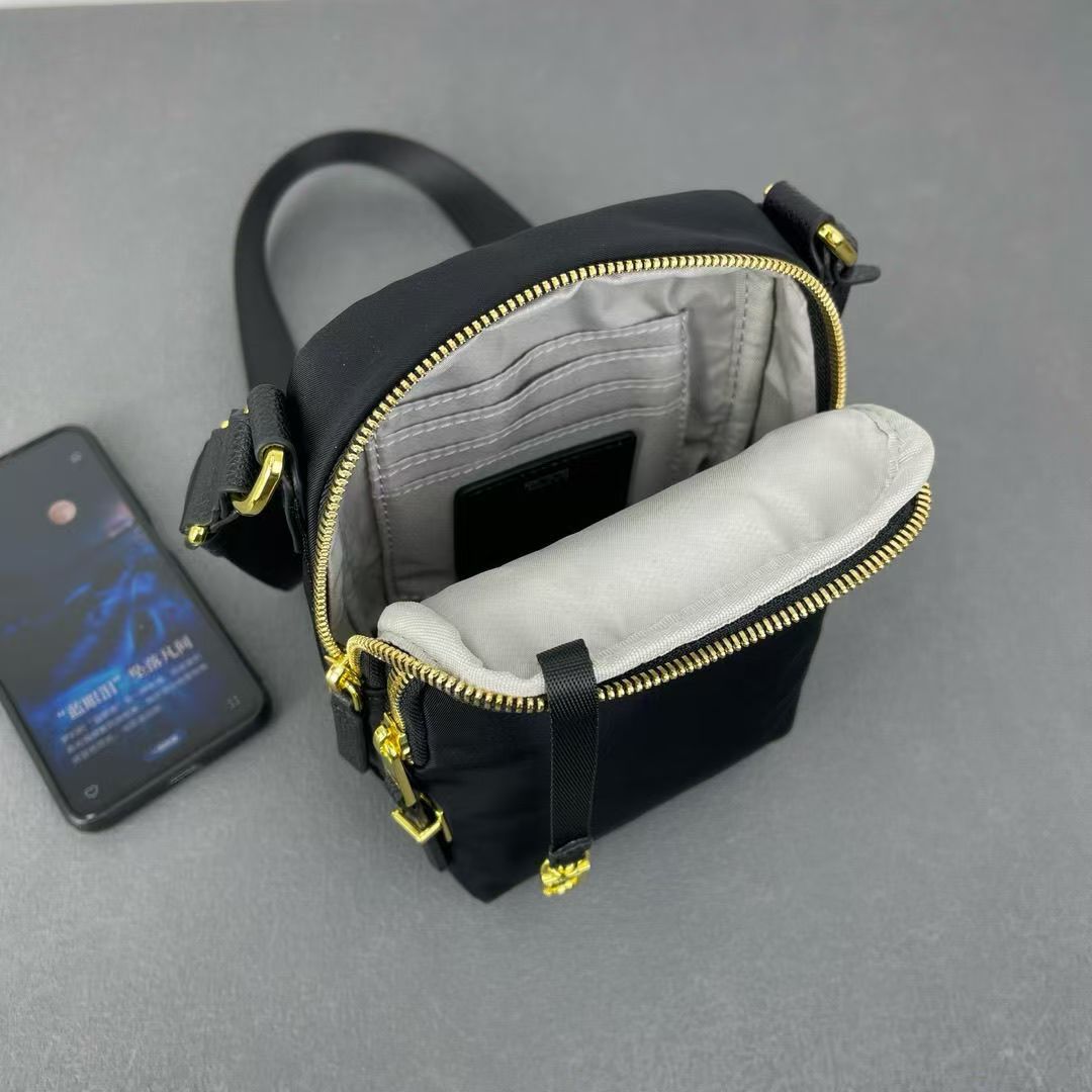 여행가방 134360 가방 Bag 썸네일 이미지