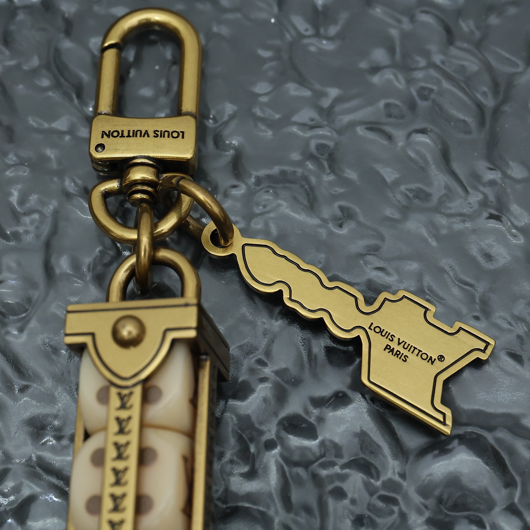 루이비통 키링 124583 Louis Vuitton Accessories 썸네일 이미지