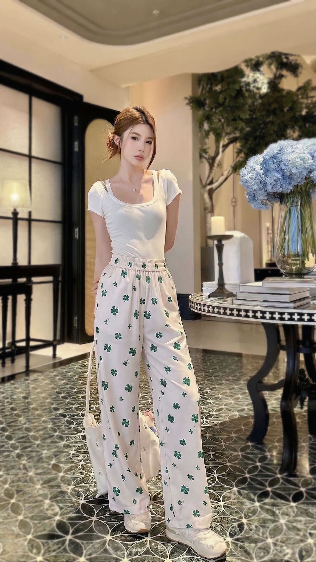 NO:792245,Model upper body picture,,19860909模特上身图,,,Women's clothing
