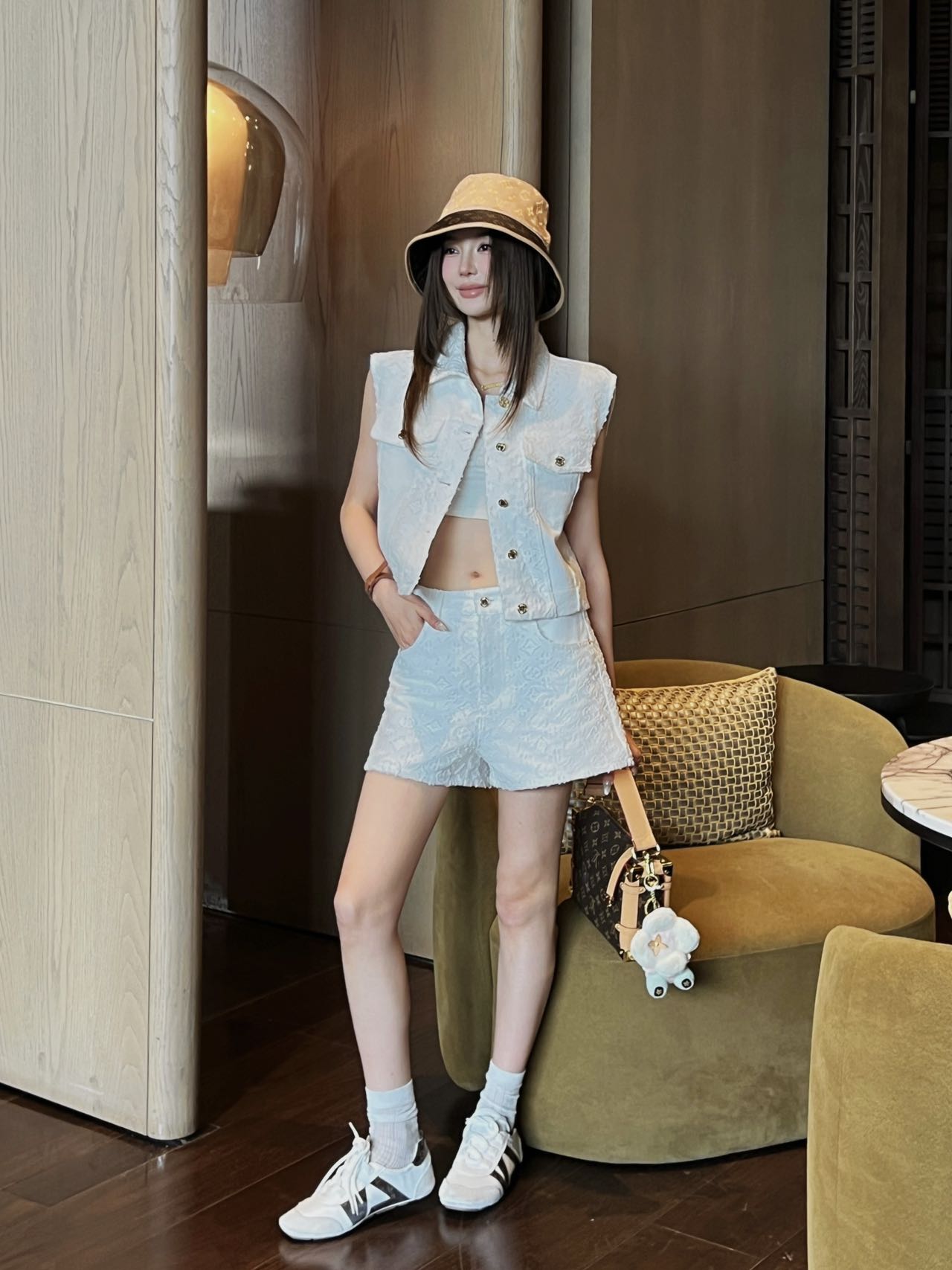NO:840119,Model upper body picture,,19860909模特上身图,,,Women's clothing