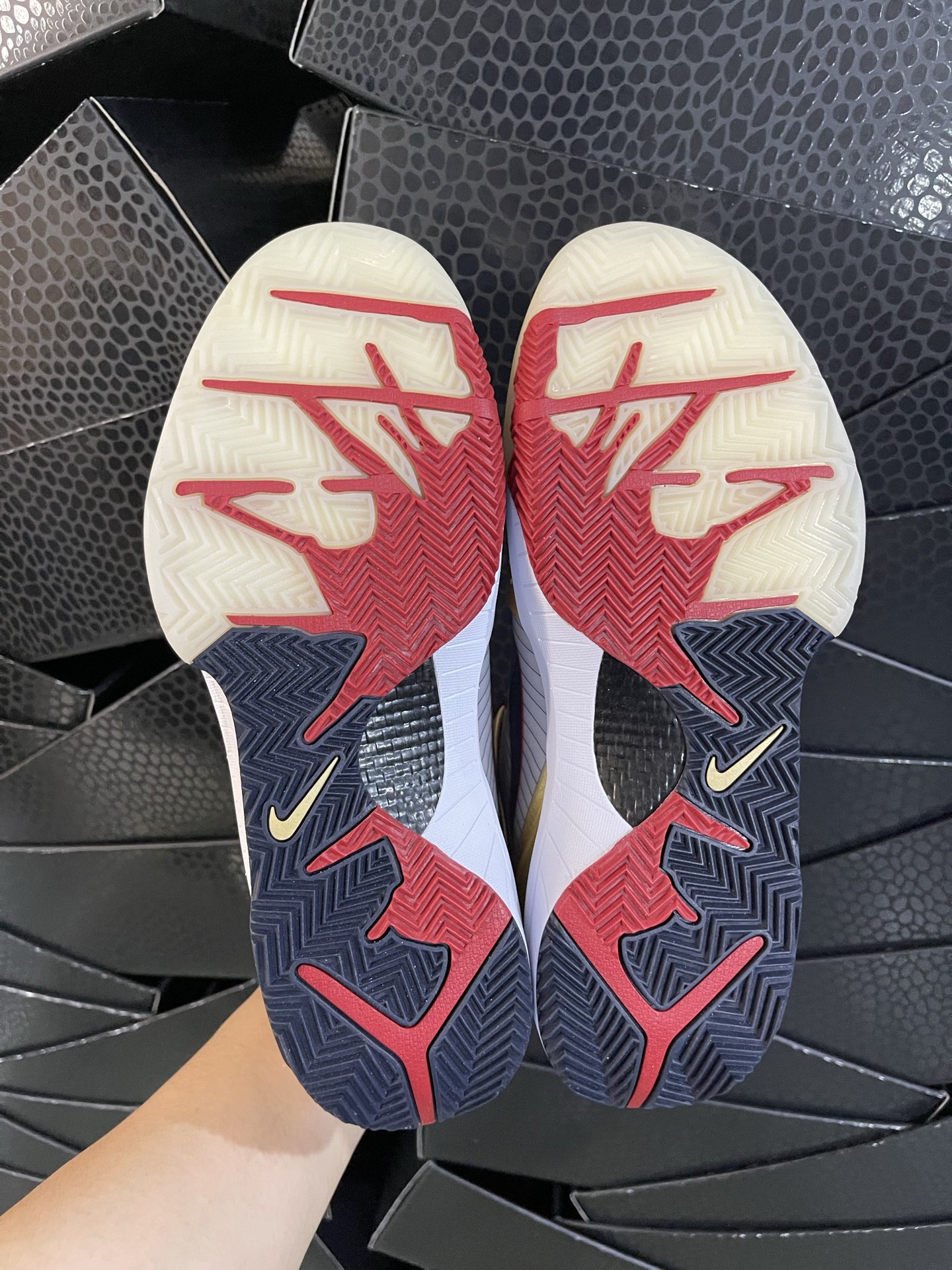 特价🔛 Best # NK Zoom Kobe 4 Protro Gold Medal 金牌货号：FQ3