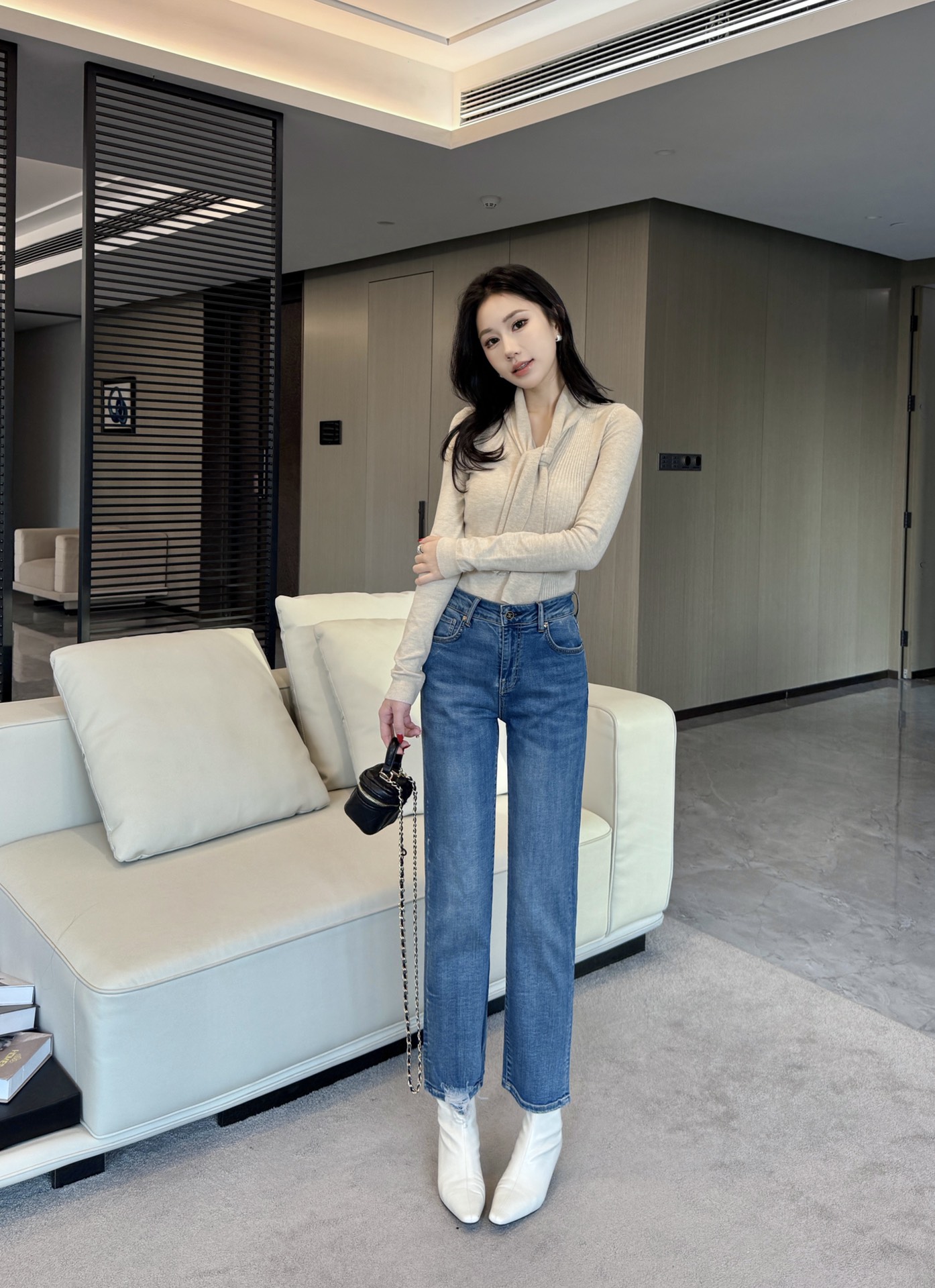 NO:316183,Model number G25010974 Chane* high-end custom original logo hardware accessories, rear hip pocket double C logo waist leather brand decoration, elastic slim hip lifting jeans showing small feet!  Blue, 26.27.28.29.30 (28 size waist circumference 68, trousers length 95 high elastic fabric), chanel, jeans, alexander wang19860909款号G25010974 Chane*高端定制原版logo五金配件、后臀口袋双C标志腰间皮牌装饰、弹力修身提臀显小脚牛仔裤！蓝色,26.27.28.29.30（28码腰围68,裤长95面料高弹）,,chanel,jeans,alexander wang,Women's clothing