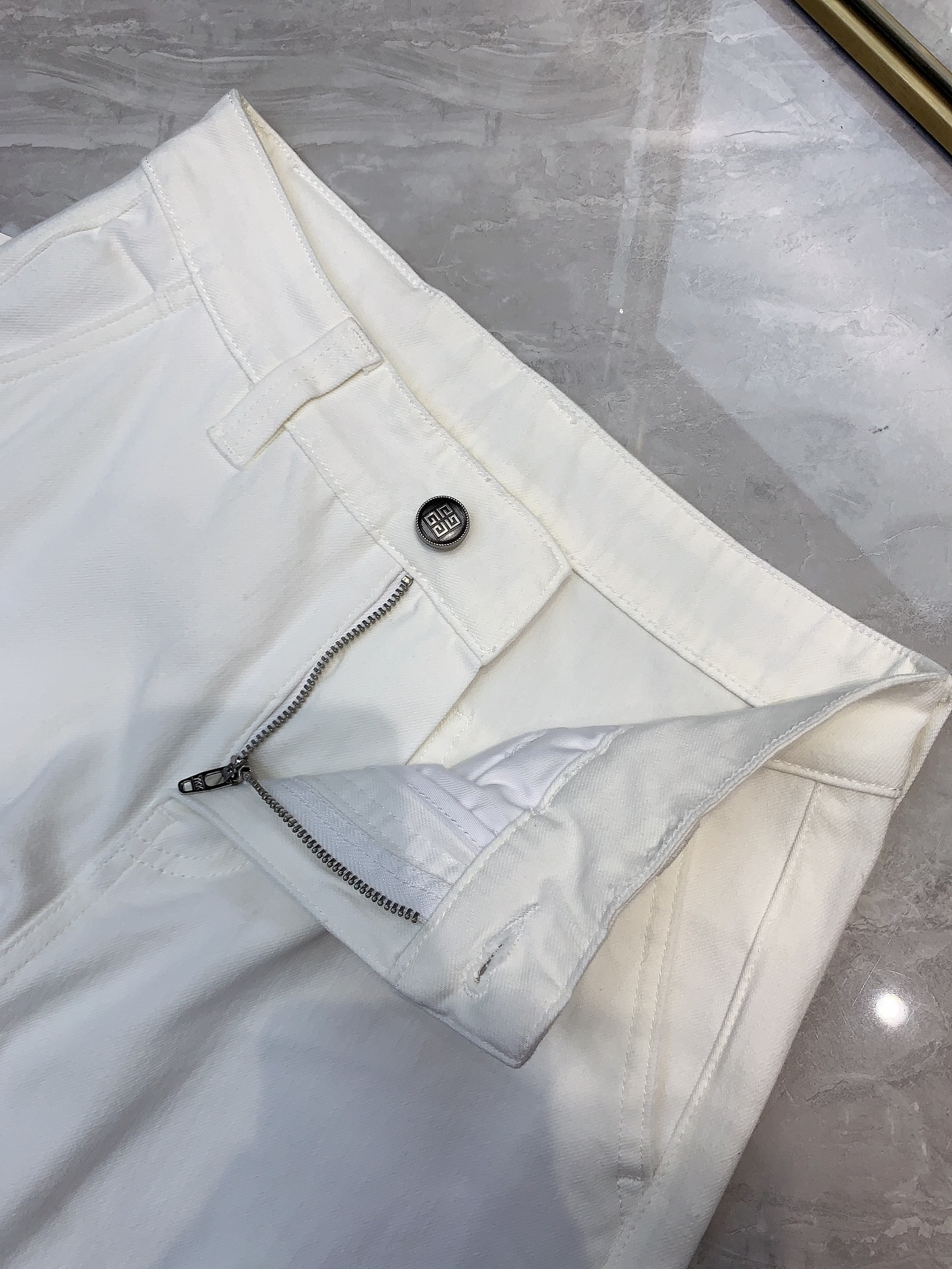 Givenchy Logo Print White Denim Jeans - Stylish, Comfortable, and Flattering 7 i1747712798797 188 0 4