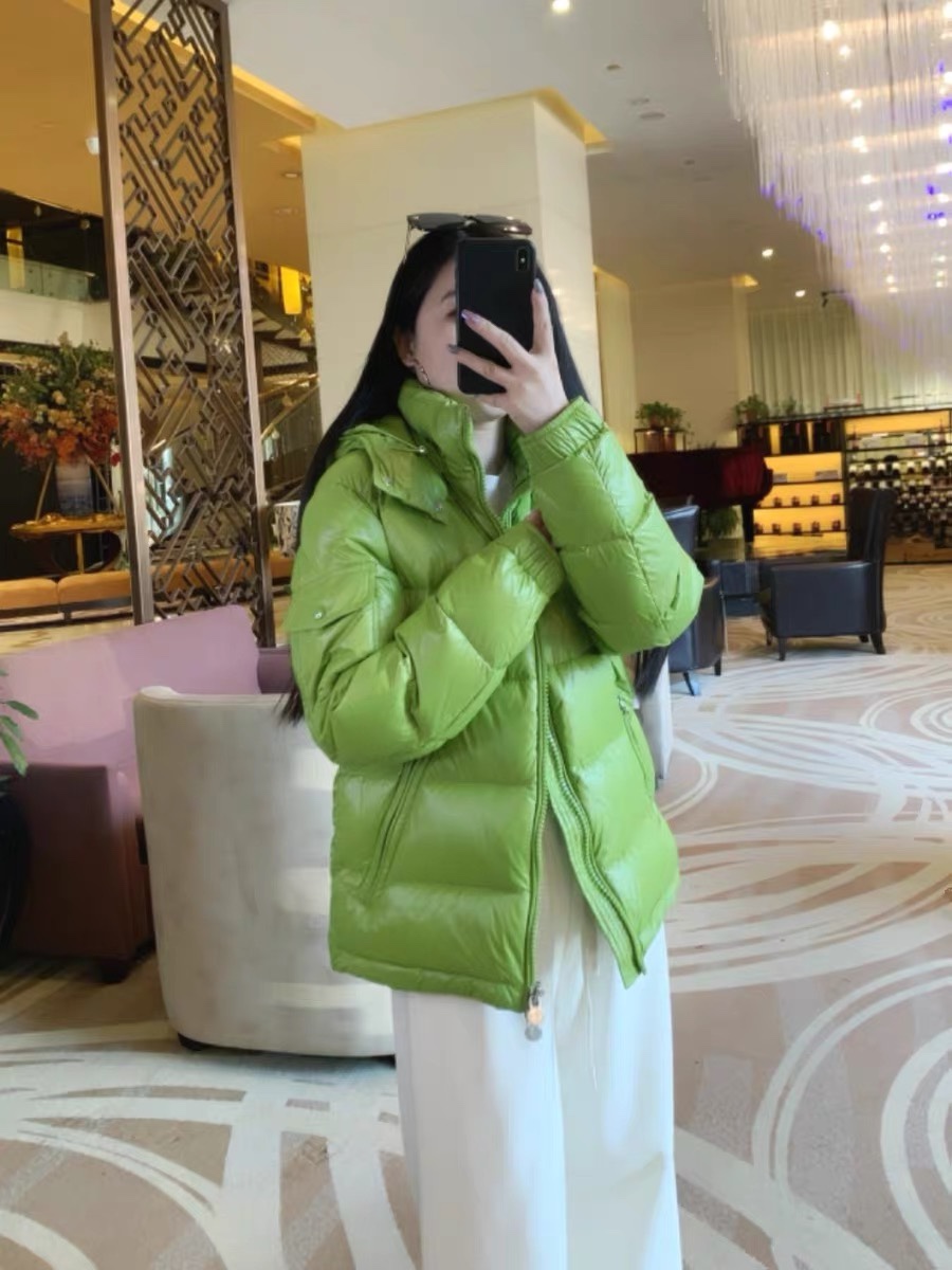 Moncler Women's Hooded Down Puffer Jacket - Stylish and Warm