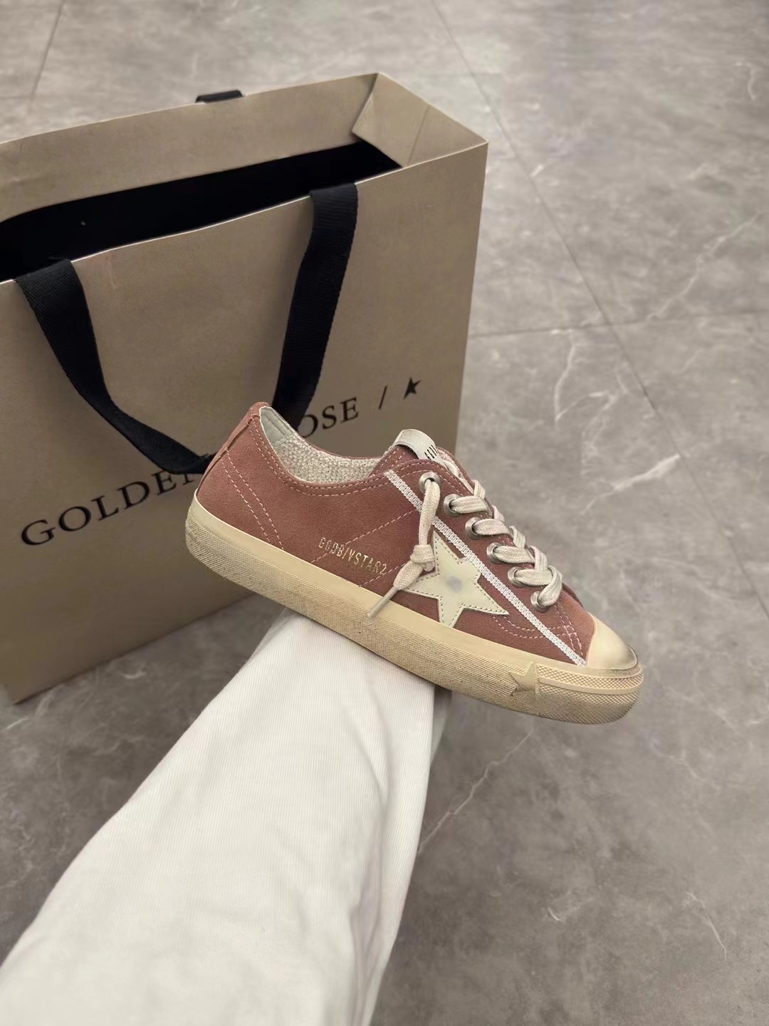 NO:210034,The big seller at the end of the year is all high-end personal products; early delivery is early; 35/4; 36/9; 37/7; 38/14; 39/5; 40/5; 41/3; the big seller at the end of the year is all without return and exchange, special price,19860909年尾大甩,全部是高端自留款；早下早得；码数35/4；36/9；37/7；38/14；39/5；40/5；41/3；年尾大甩货,全部不退换,特价款,,Children's