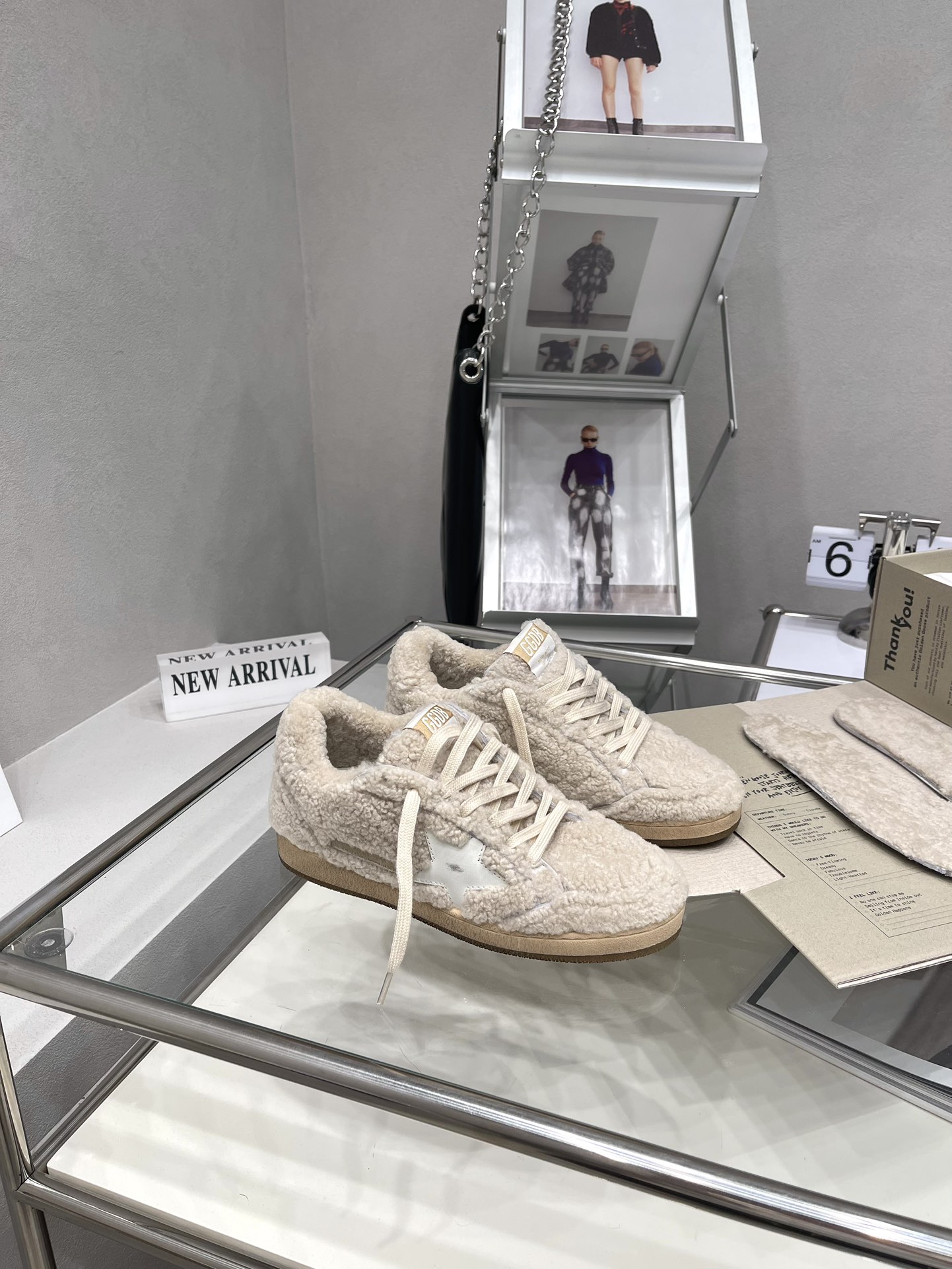 NO:210036,The big seller at the end of the year is all high-end personal products; early delivery is early; 35/7; 36/14; 37/17; 38/4; 40/3; 41/3; pay attention to the big seller at the end of the year, all of which are not returned or exchanged, special prices,19860909年尾大甩,全部是高端自留款；早下早得；码数35/7；36/14；37/17；38/4；40/3；41/3；注意年尾大甩货,全部不退换,特价款,,Children's