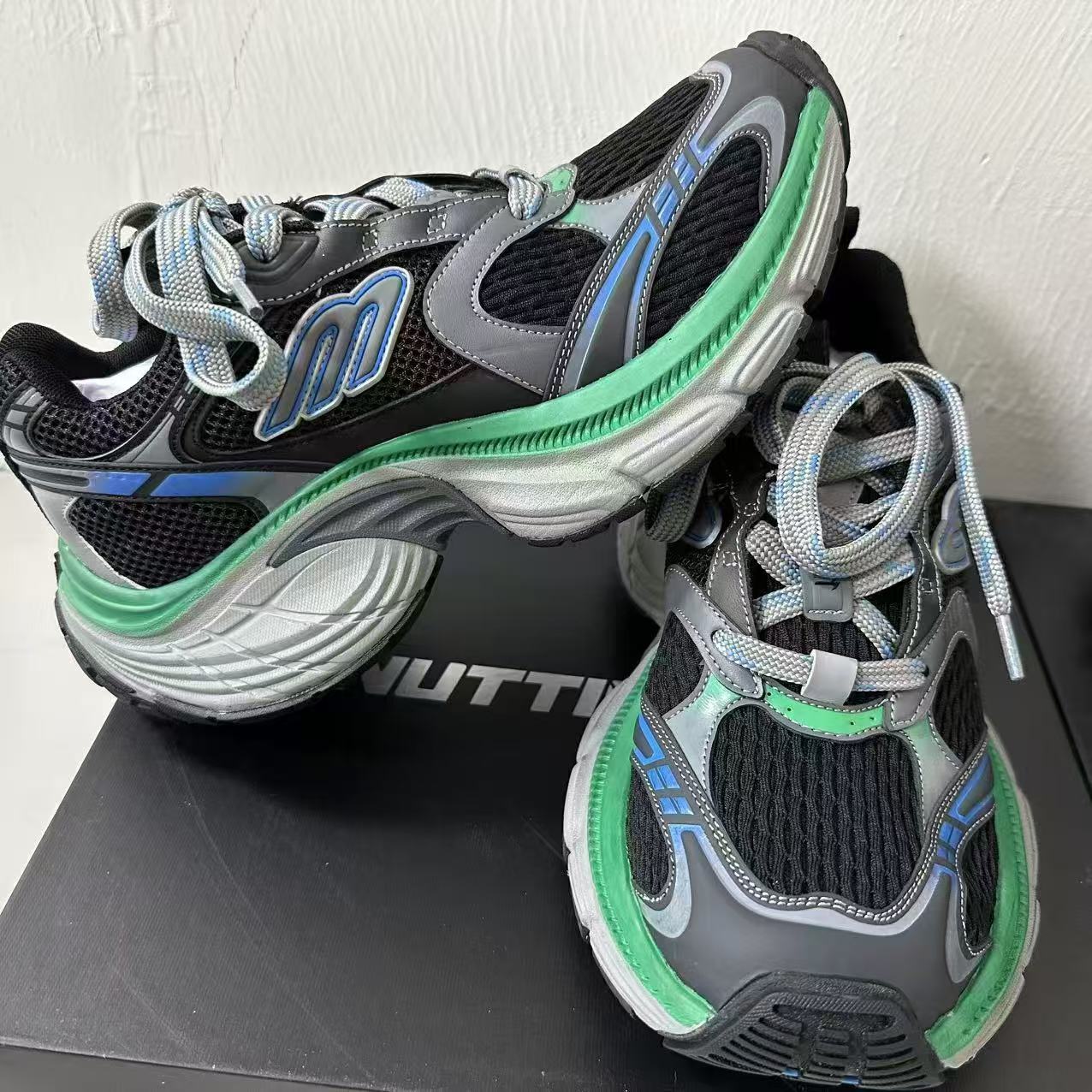 NO:209919,Pay attention to this real photo, box, ordering the picture, standard code; throwing New Year's goods; all are high-end personal products; putting them early and getting them early; 39/5; 40/7; 41/9; 42/8; 43/10; 44/6: Pay attention to the big discount at the end of the year, all are not returned or exchanged, special prices,19860909注意此款实拍图,盒子实物,对图下单,标准码；狂甩年货甩；:全部是高端自留款；早下早得早得；39/5；40/7；41/9；42/8；43/10；44/6:；注意年尾大甩货,全部不退换,特价款,,Children's